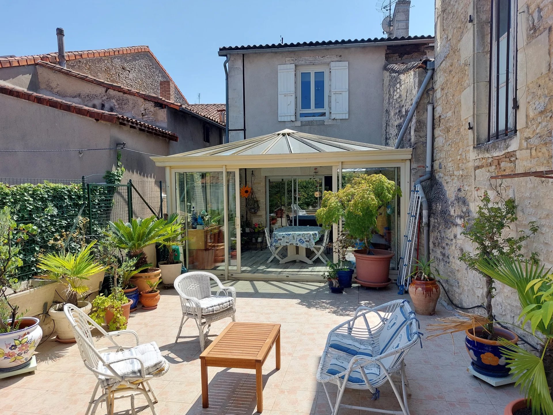 Ruffec town centre – Large 4-bed property with terrace and a rental income too, Nouvelle-Aquitaine – France – BVI65777