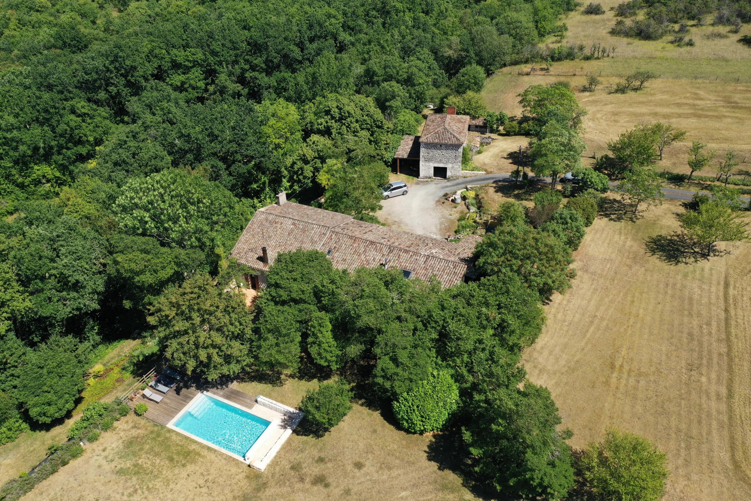 Detached stone house near Montaigu-de-Quercy, Nouvelle-Aquitaine – France – BVI83835